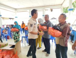 Ringankan Beban Warga Desa Rante Gola Terdampak Banjir, BPBD Butur Berikan Bantuan Paket Sembako