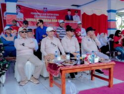 Lepas Peserta  Defile HUT RI Ke-80 Tahun, Bupati Butur Afirudin Mathara Ajak Masyarakat Jaga Semangat Persatuan