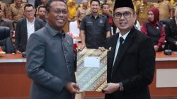 Bupati Kolaka, Amri Terima Rekomendasi LKPJ Tahun Anggaran 2025