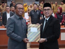 Bupati Kolaka, Amri Terima Rekomendasi LKPJ Tahun Anggaran 2025