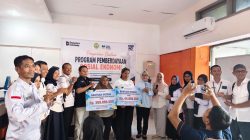 Dinsosnaker Baubau Salurkan Bantuan Penyelenggaraan Pemberdayaan Sosial Ekonomi 