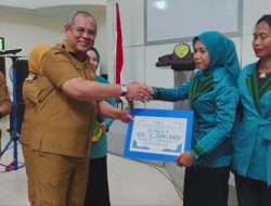 Wali Kota Baubau Serahkan Hadiah Lomba KEDAI 2026
