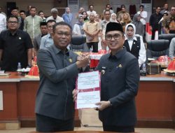 Bupati Kolaka Serahkan Rancangan KUA-PPAS APBD Tahun Anggaran 2027